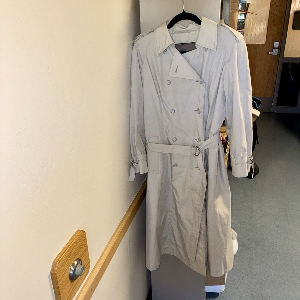 VTG London Fog Maincoats Trench Coat Beige Double Breasted Belted 10 Reg Lined - Picture 2 of 16